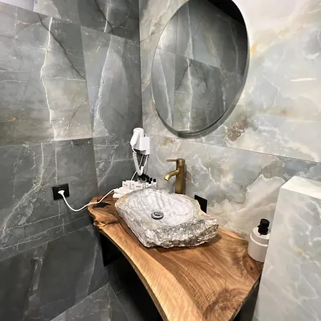 Holiday home Under Sky - з теплим басейном ,чаном-джакузі, панорамною ванною та Playstation 5 *